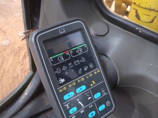 ขายรถแบคโฮ KOMATSU PC130-6 ระบบไฟฟ้าเต็ม ปี 2002 ใบแทร็ค 70 สภาพสวยมาก รถนอกนำเข้า มีVDOการทำงานครับ