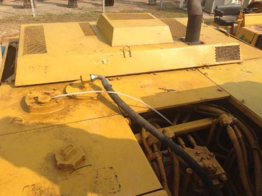 ขายรถแบคโฮ KOMATSU PC200-3 คอลโทรลสั้น ตัวเดินใหญ่ แทร็คใหญ่ รถนอกนำเข้าสภาพสวย มีVDOการทำงานครับ