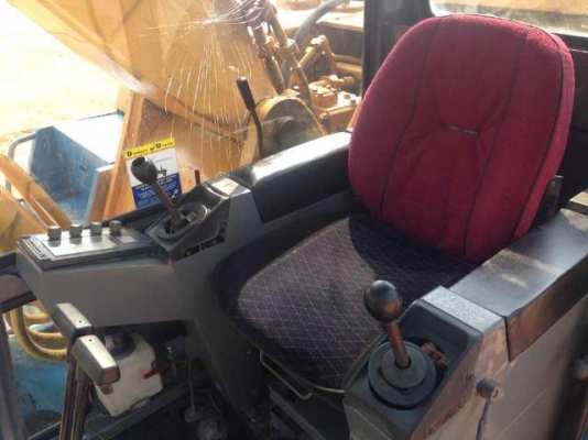 ขายรถแบคโฮ KOMATSU PC200-3 คอลโทรลสั้น ตัวเดินใหญ่ แทร็คใหญ่ รถนอกนำเข้าสภาพสวย มีVDOการทำงานครับ