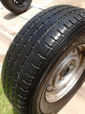 205R14C กะทะล้อพร้อมยาง  MICHELIN XCD มี 1 ล้อ Tel 081-427-3941