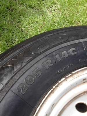 205R14C กะทะล้อพร้อมยาง  MICHELIN XCD มี 1 ล้อ Tel 081-427-3941