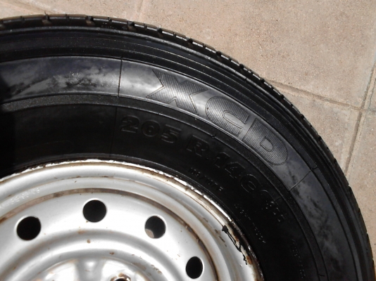 205R14C กะทะล้อพร้อมยาง  MICHELIN XCD มี 1 ล้อ Tel 081-427-3941