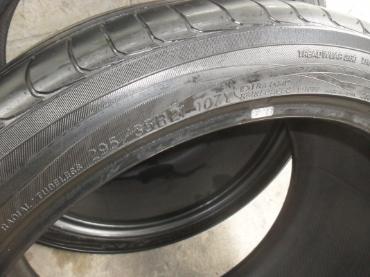 ยาง YOKOHAMA 295/35R21 ปี11 สวยๆ 4 เส้น ราคา 8500 บาท ติต่อ น้าจิตร์ 081 697-8828
