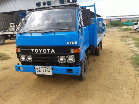 ลดราคาเหลือ 370000 6ล้้อรถสไลค์ toyota dyna เครื่องดี แอร์เย็น คัทซีสวย เอกสารครบพร้อมโอน ราคาคุยได้ 0872976734