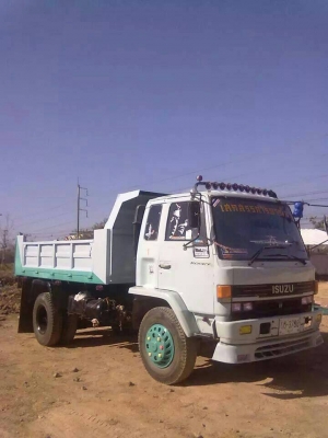 6ล้อดั้มพ์ isuzu 165แรงม้า รถเครื่องดี สภาพสวย พร้อมใช้งาน 0872976734