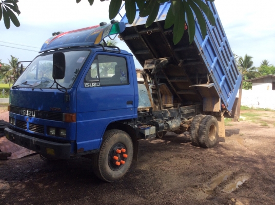 ขายISUZU NPR 115แรงแท้ (ดั๊ม)เกียรสั้น มี SLOW กลาง คานท้าย F ยางดี ครัทซีสวย ขาย 450,000 บาท