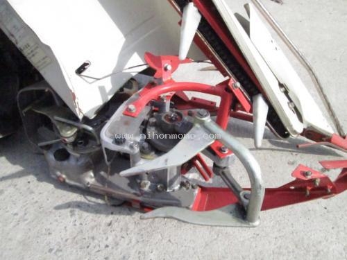 รถเกี่ยวข้าวเดินตาม!!!  MITSUBISHI   MB40 รหัสสินค้า : 14001751  หรือเพิ่มเติมไดที่ www.nihonmono.com