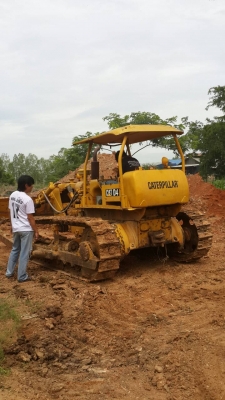 รถแทรคเตอร์ตีนตะขาบ CAT D4D รถสวย