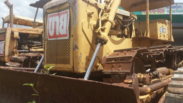 รถแทรคเตอร์ตีนตะขาบ CAT D4D รถสวย