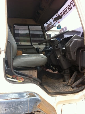 ขออนุญาติขายรถพ่วง18ล้อ mitsu fuso527turbointer