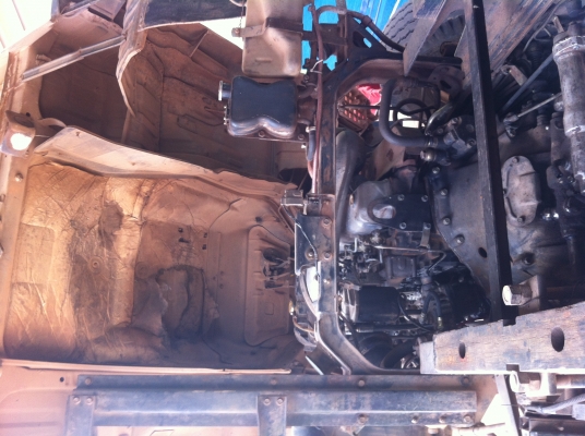 ขออนุญาติขายรถพ่วง18ล้อ mitsu fuso527turbointer