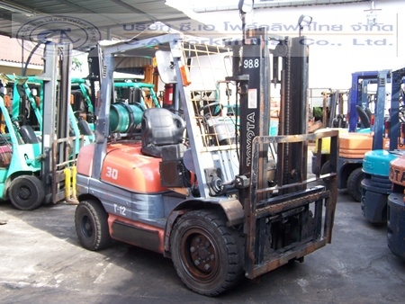 ขาย รถโฟล์คลิฟท์ TOYOTA รุ่น6-FG30