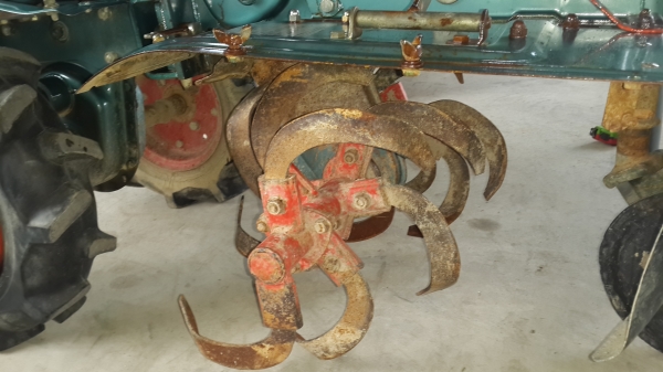 รถพรวนดิน