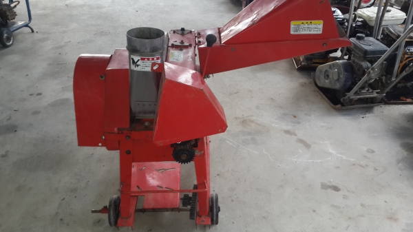 เครื่องย่อยกิ่งไม้