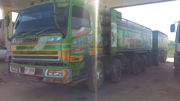 ขายด่วน ISUZUGICA 320แรงติดก๊าซNGV10ถังแม่12ล้อลูกสามเพลาลงเล่มแล้วสภาพพร้อมใช้ราคาโทร0843923995