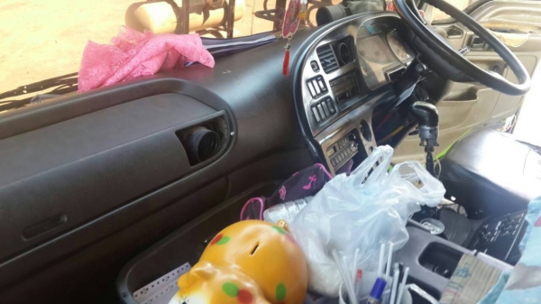 ขายด่วน ISUZUGICA 320แรงติดก๊าซNGV10ถังแม่12ล้อลูกสามเพลาลงเล่มแล้วสภาพพร้อมใช้ราคาโทร0843923995