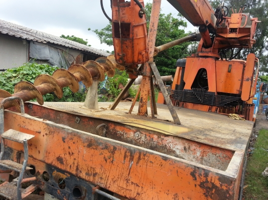 ขายรถหกล้อMITSUBISHI พร้อมทะเบียน พร้อมชุดเจาะเสาเข็ม