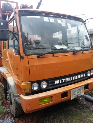 ขายรถหกล้อMITSUBISHI พร้อมทะเบียน พร้อมชุดเจาะเสาเข็ม