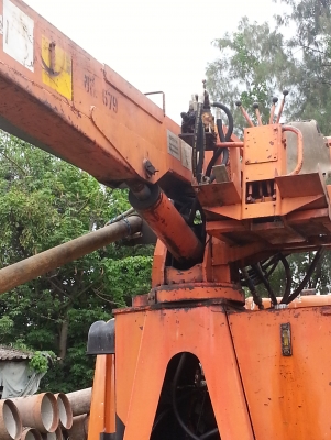 ขายรถหกล้อMITSUBISHI พร้อมทะเบียน พร้อมชุดเจาะเสาเข็ม