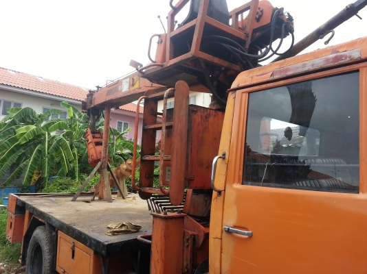 ขายรถหกล้อMITSUBISHI พร้อมทะเบียน พร้อมชุดเจาะเสาเข็ม