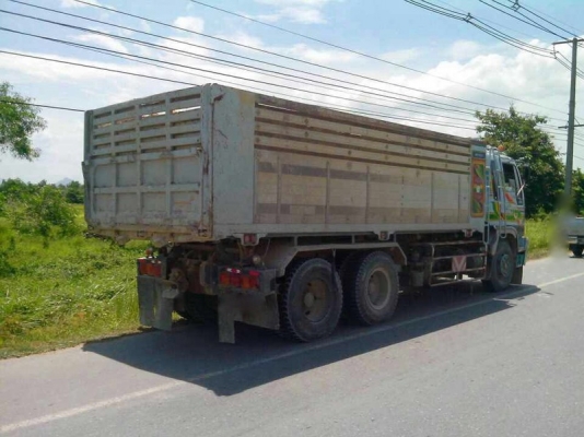 รถฮีโน่ 10 ล้อดั้ม  FM2K  240 แรงม้า. ปี 41  สนใจติดต่อ  081 - 6079515