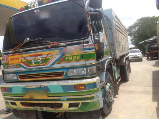 รถฮีโน่ 10 ล้อดั้ม  FM2K  240 แรงม้า. ปี 41  สนใจติดต่อ  081 - 6079515