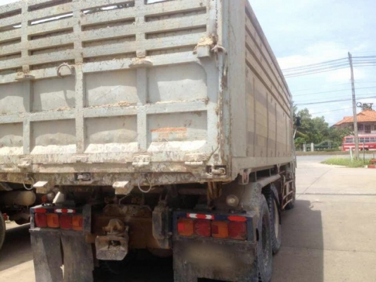 รถฮีโน่ 10 ล้อดั้ม  FM2K  240 แรงม้า. ปี 41  สนใจติดต่อ  081 - 6079515