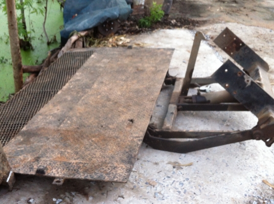 ขายลิฟท้าย. พร้อมอุปกรณฺครบ. ขายลิฟท้าย. พร้อมอุปกรณฺครบ.