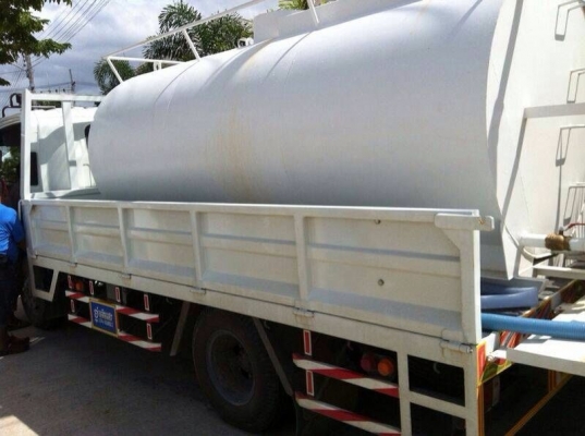 รถอีซูซุ 6 ล้อ บรรทุกน้ำ 150 แรงม้า. ปี 57 ( รถวิ่ง 1,5xx กม. ) สนใจติดต่อ 081 - 6079515 รถอีซูซุ 6 ล้อ บรรทุกน้ำ 150 แรงม้า. ปี 57 ( รถวิ่ง 1,5xx กม. ) สนใจติดต่อ 081 - 6079515