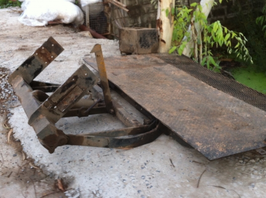 ขายลิฟท้าย. พร้อมอุปกรณฺครบ. ขาย 10,000 ขายลิฟท้าย. พร้อมอุปกรณฺครบ. ขาย 10,000