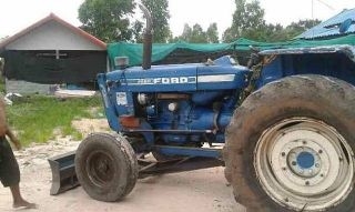 ขายรถไถฟอร์ด รุ่น 6600 T5 สวยๆคับ