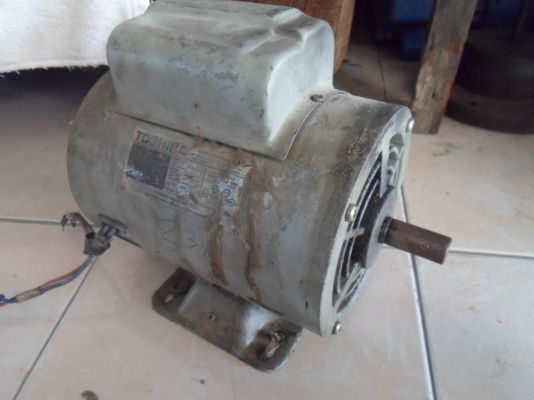 มอเตอร์โตชิบา 1 แรง เดิมๆ เครื่องวิ่งนิ่ม ๆ พร้อมใช้ 2 สาย ด่วน !!  2,200