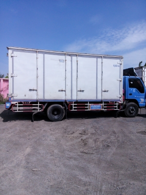 ISUZU NQR 5.5 เมตร ตู้ 10 บาน มือเดียว ไม่เคยชน