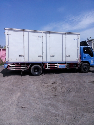 ISUZU NQR 5.5 เมตร ตู้ 10 บาน มือเดียว ไม่เคยชน