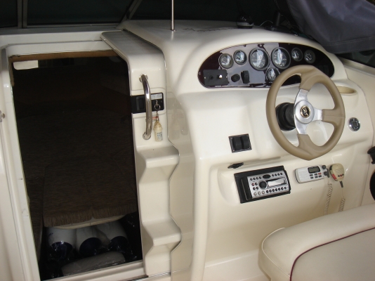 ขายเรือ Sea Ray 21 ฟุต   รุ่น  215