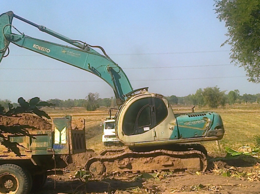 KOBELCO MARK V SK-200 Serial 18800 ไฟฟ้าเต็มครบพร้อม เอกสารเล่มทะบียนขาด 1 ปีพร้อมจัดไฟแนนซ์ได้เลยครับ เครื่องเดิมปั๊มเดิมๆทำงานไม่มีโหลด ภายในห้องเก๋งสะอาด แอร์เย็น บูมอาร์มสวยไม่มีที่ปะ เอวแน่น ช่วงล่างโซ่บูทใบแทรกหนาประมาณ 70\% พร้อมทำงานได้เลยครั KOBELCO MARK V SK-200 Serial 18800 ไฟฟ้าเต็มครบพร้อม เอกสารเล่มทะบียนขาด 1 ปีพร้อมจัดไฟแนนซ์ได้เลยครับ เครื่องเดิมปั๊มเดิมๆทำงานไม่มีโหลด ภายในห้องเก๋งสะอาด แอร์เย็น บูมอาร์มสวยไม่มีที่ปะ เอวแน่น ช่วงล่างโซ่บูทใบแทรกหนาประมาณ 70\% พร้อมทำงานได้เลยครั