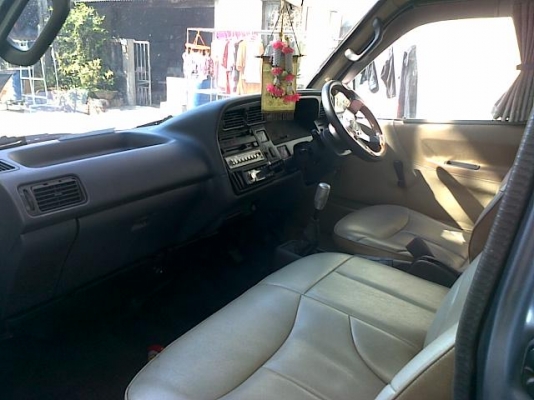 ขายรถตู้ commuter หัวจรวดหลังคาสูง รถบ้านพร้อมใช้