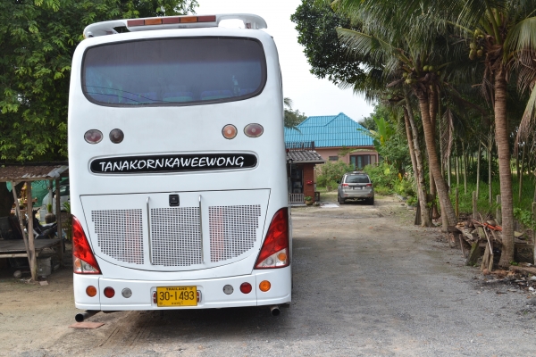 ขายรถบัสถุงลมเขาควาย 8DC9