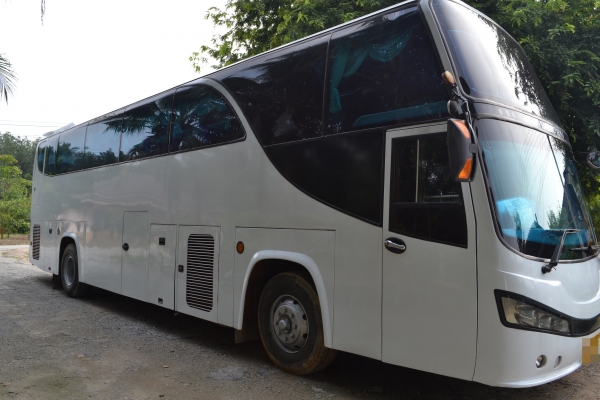 ขายรถบัสถุงลมเขาควาย 8DC9