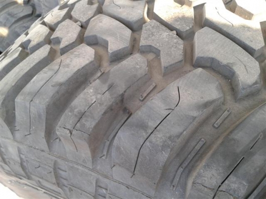 ขายล้อพร้อมยาง 33 นิ้ว ปี 12 สภาพเนียนครับ ขายล้อพร้อมยาง 33 นิ้ว ปี 12 สภาพเนียนครับ