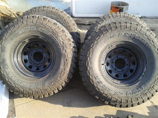 ขายล้อพร้อมยาง 33 นิ้ว ปี 12  สภาพเนียนครับ