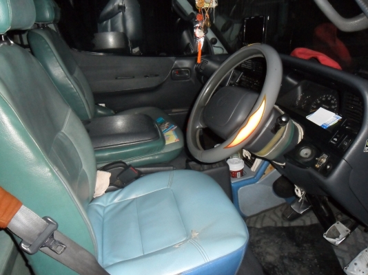 ขายรถตู้หัวจรวจ commuter หลังคาสูง ปี 2004 พร้อมใช้