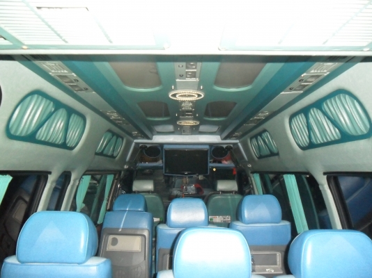 ขายรถตู้หัวจรวจ commuter หลังคาสูง ปี 2004 พร้อมใช้