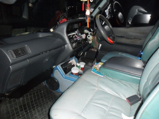 ขายรถตู้หัวจรวจ commuter หลังคาสูง ปี 2004 พร้อมใช้