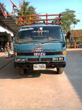 NPR 115  รถประกอบ  ปี 37  พวงมาลัยพาวเวอร์  น้อตล้อ 6 ตัว  ทะเบียนเต็ม พร้อมโอน