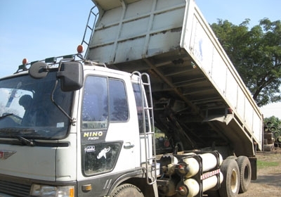 เจ้าของฝากขาย 10 ล้อ 2 เพลาดั้มพ์ Hino FM 3 H ติดแก๊ส รถห้าง โทรเลย  088-4501277