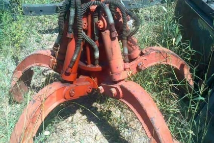 KOMATSU PC 100-2 เครื่องปั้มเดิม พร้อมหัวคีบดอกบัว+ปุ้งกี๋ KOMATSU PC 100-2 เครื่องปั้มเดิม พร้อมหัวคีบดอกบัว+ปุ้งกี๋