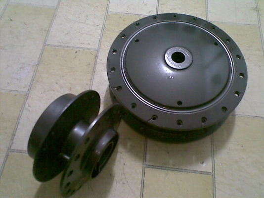 ขายดุมหน้า-หลัง Yamaha มีโอ พีโน แท้ 1 คู่