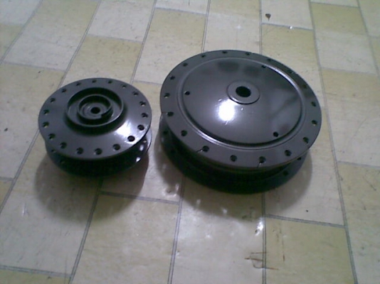 ขายดุมหน้า-หลัง Yamaha มีโอ พีโน แท้ 1 คู่