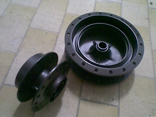 ขายดุมหน้า-หลัง Yamaha มีโอ พีโน แท้ 1 คู่